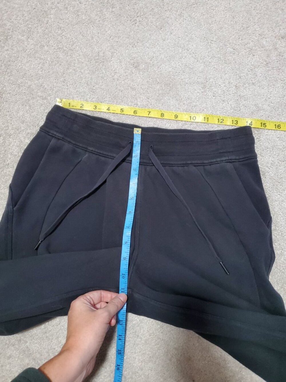 LULULEMON Scuba Mid-Rise Wide-Leg 30" Track Pant Black Sz 6 Full Length Fleece - Picture 11 of 12